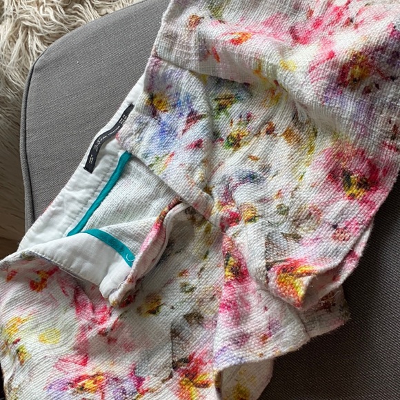 Zara - Picture 1 of 3